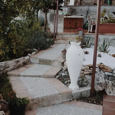 Alemi' Bed & Breakfast Rivello