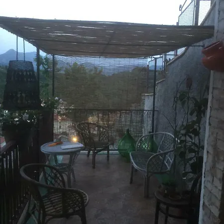 Alemi' Couette-café