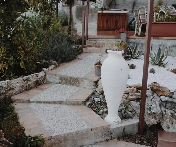 Alemi' Bed & Breakfast Rivello